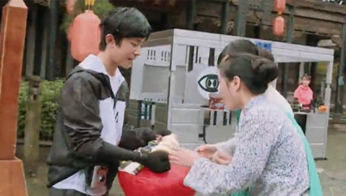 1113期片段2：TFboys成灯笼党 千玺耗“巨款”买肉包救人