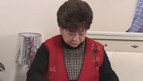 三娭毑太偏心溺爱儿子得罪女儿