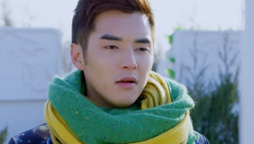 神犬小七-艾亮探望吕一丹 墓前真情"告白"小七-电视