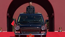 习近平主席乘红旗车开始阅兵